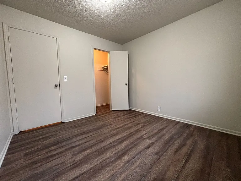 Brookside Apartments — Photo 52