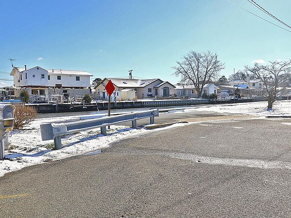 3rd image of 1828 Capstan Dr