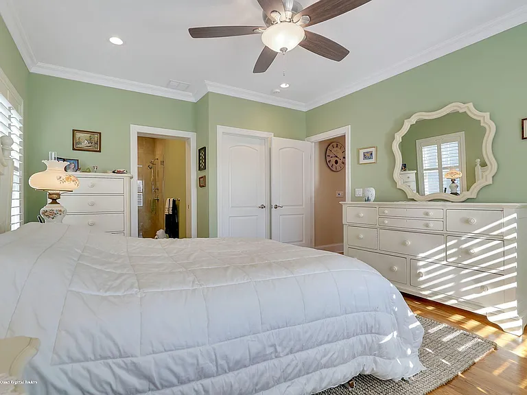 330 Villa Park Way — Photo 20