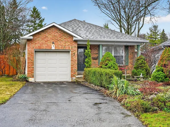 7 Daleview Ct, Peterborough, ON K9J 8E6