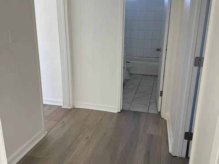 W 141st St — Photo 3
