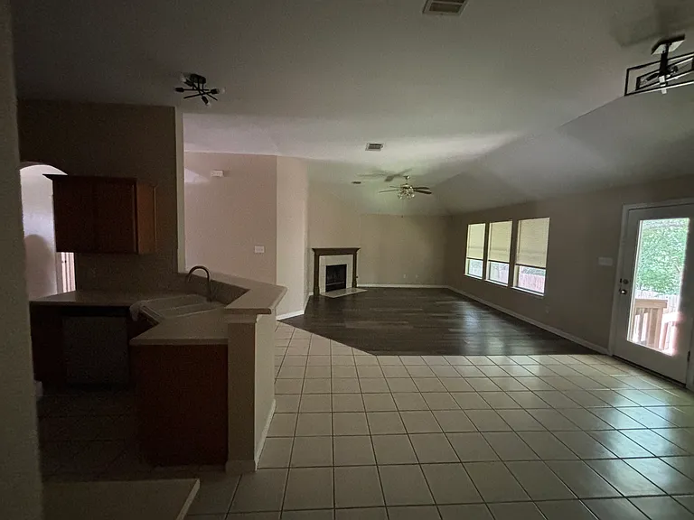 1386 Ashberry Trl — Photo 1