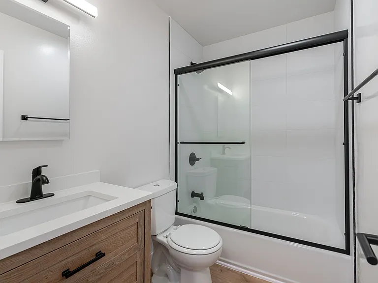 2622 S Hobart Blvd #14 — Photo 14