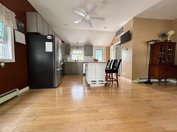 3rd image of 29 Lee Avenue