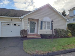 18 Cherry Blossom Ln, Trumbull, CT 06611