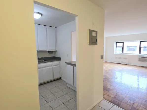 (undisclosed Address), White Plains, NY 10603
