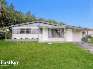 5826 N Farragut Dr, Hollywood, FL 33021