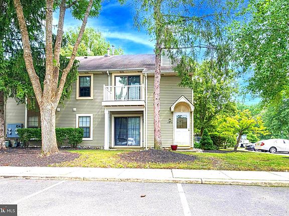 4th image of 186 Collin Ct #B