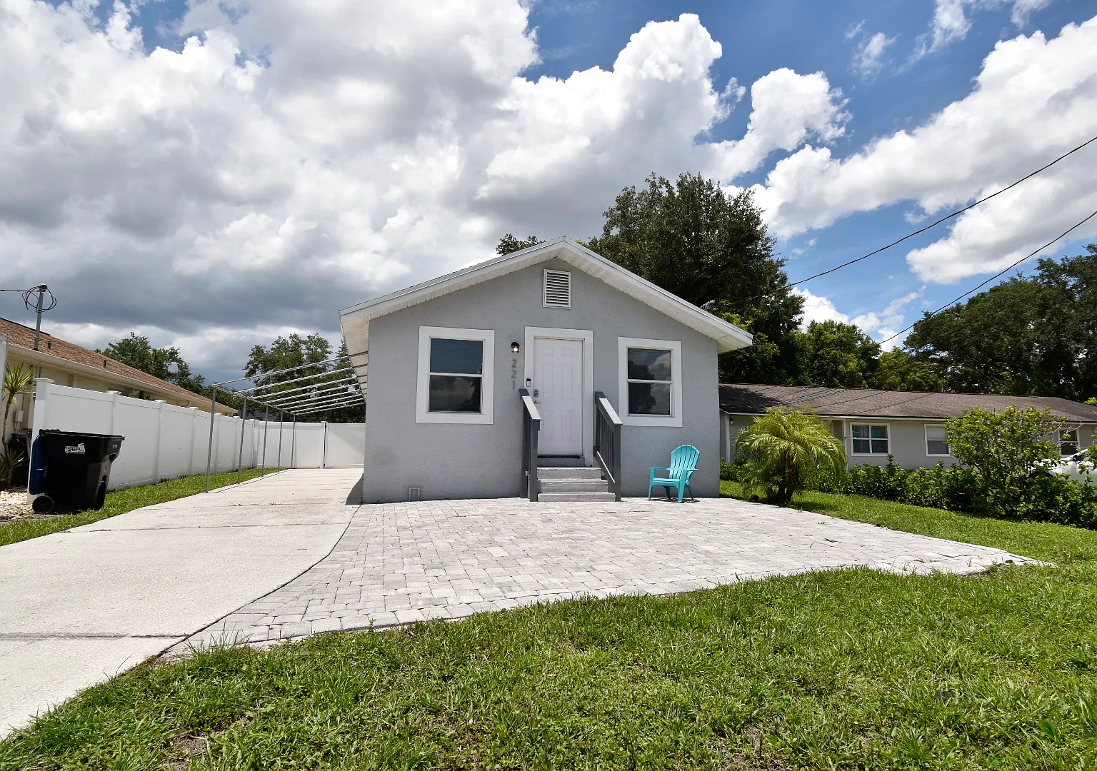3 bed, 1000 sqft, $2,200 — Photo 1