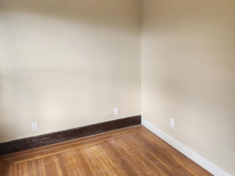 2339 Hilgard Ave #103 — Photo 14