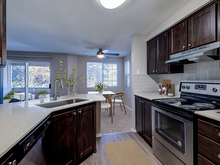 Bay Court at Harbour Pointe — Photo 27