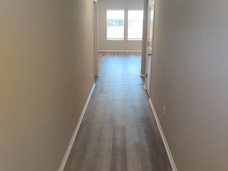 1911 Mesa Ave — Photo 4