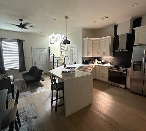 2nd image of 5618 Canal St