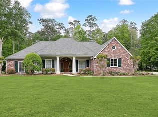 201 Hawthorne Hollow Dr, Madisonville, LA 70447