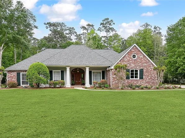 201 Hawthorne Hollow Dr, Madisonville, LA 70447