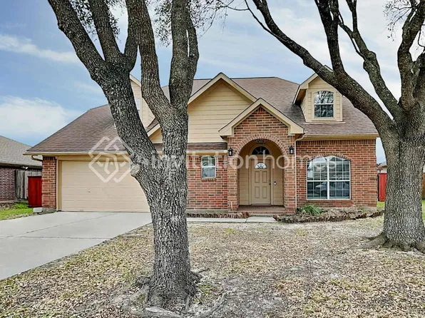 11223 Country Club Green Dr, Tomball, TX 77375