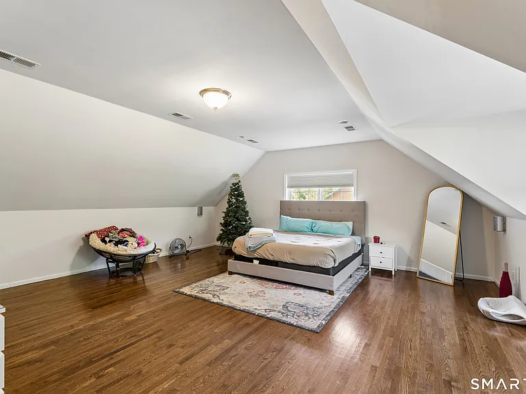 181 Martha Way — Photo 39