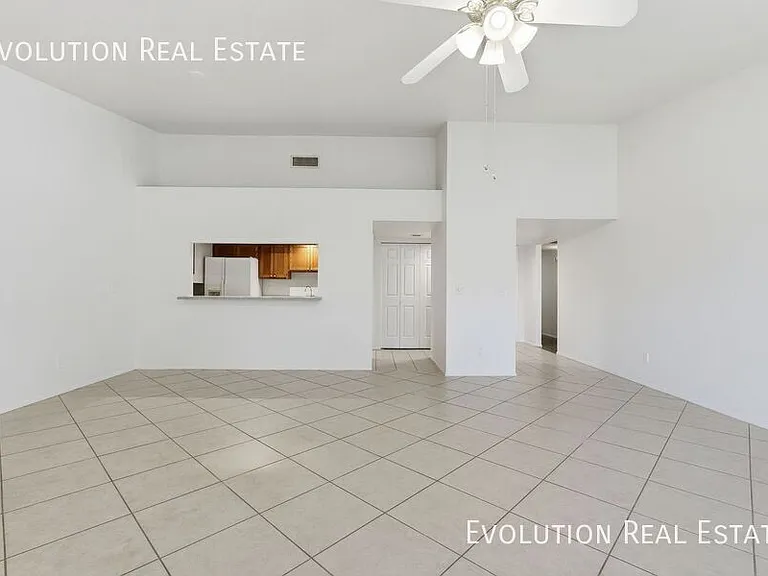 2329 N Recker Rd #86 — Photo 11