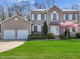 9 Holly Pl, Bayville, NJ 08721