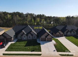 3334 48th Ave NE #8B, Hickory, NC 28601