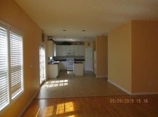 447 Martin Glen Ct, Lawrenceville, GA 30045