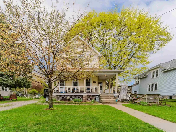 332 Rosalia St, Oshkosh, WI 54901