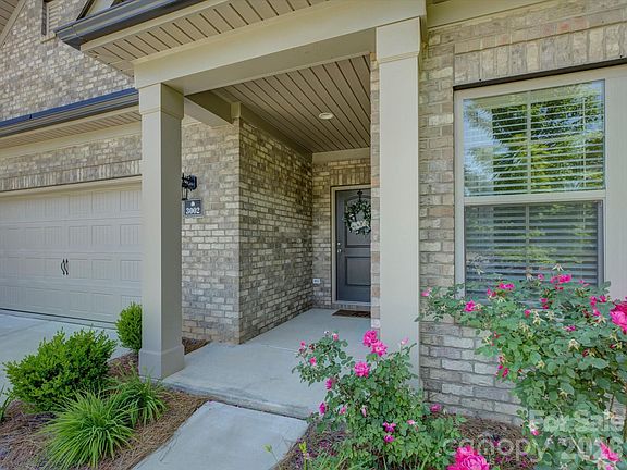 5th image of 3002 Portico Pl