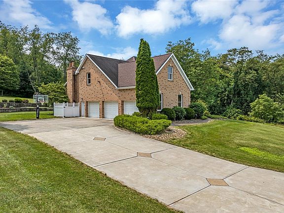 2nd image of 100 Eagle Ln