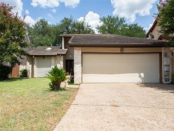 2nd image of 10907 Legends Ln