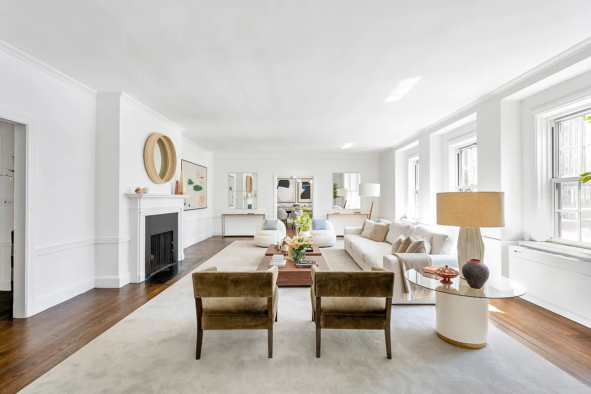 133 East 64th St Unit 9A  