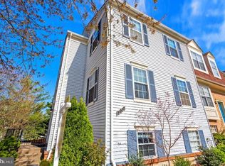 8818 Ridge Hollow Ct, Springfield, VA 22152