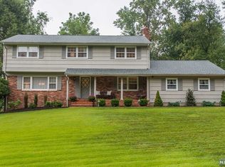 93 Cider Mill Rd, Hawthorne, NJ 07506