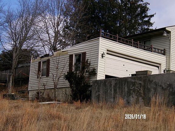 2nd image of 2000 Whitethorn Street Ext