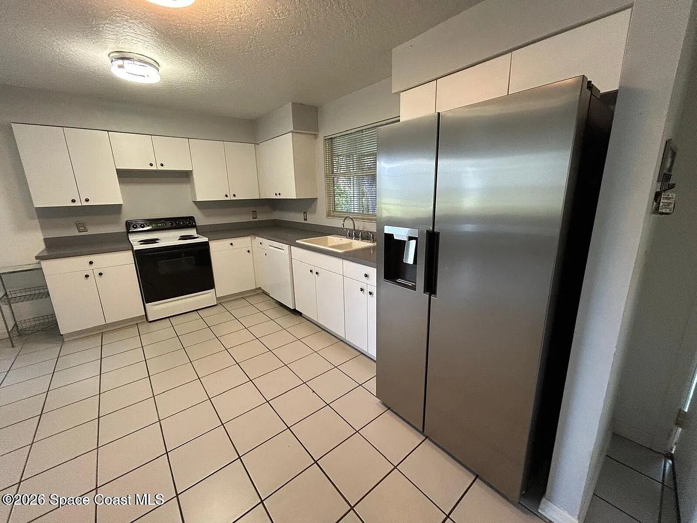 2 bed, 2.0 bath, 1490 sqft, $2,000 — Photo 2