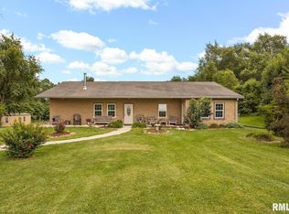 320 E 10th St, Glasford, IL 61533