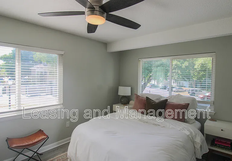271 Alexandra Dr #11 — Photo 6