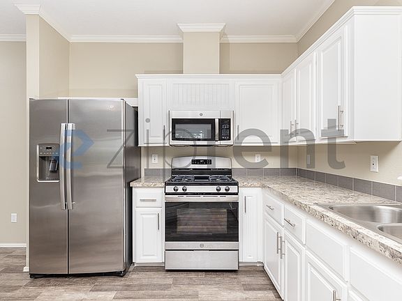 3rd image of 8055 Hoboh Ln