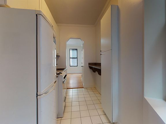 4th image of 711 2nd Ave #2E