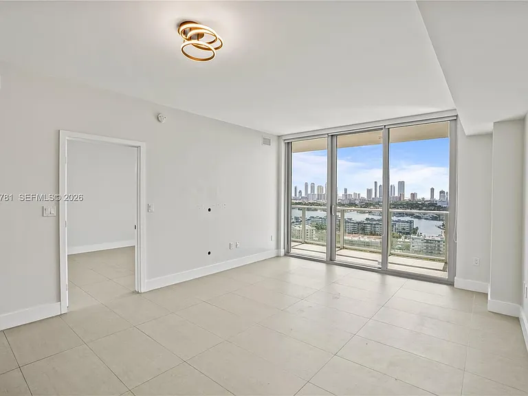 16385 Biscayne Blvd #1919 — Photo 17