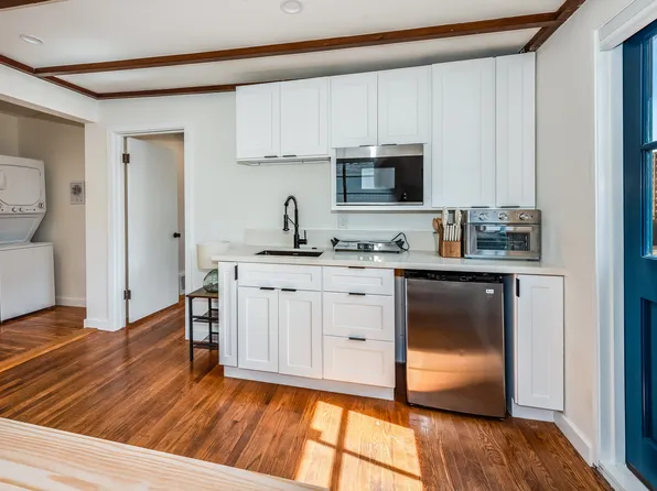 208 S Voluntario St #B, Santa Barbara, CA 93103