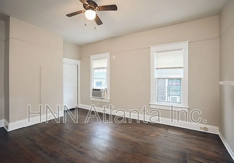887 Myrtle St NE #4 — Photo 2