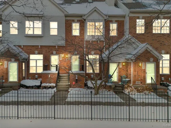 1848 Campau Farms Cir, Detroit, MI 48207