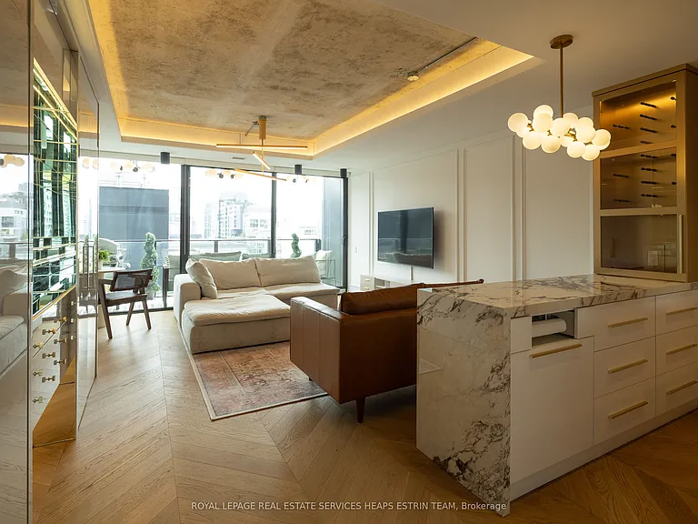 629 King St W #1201 — Photo 3