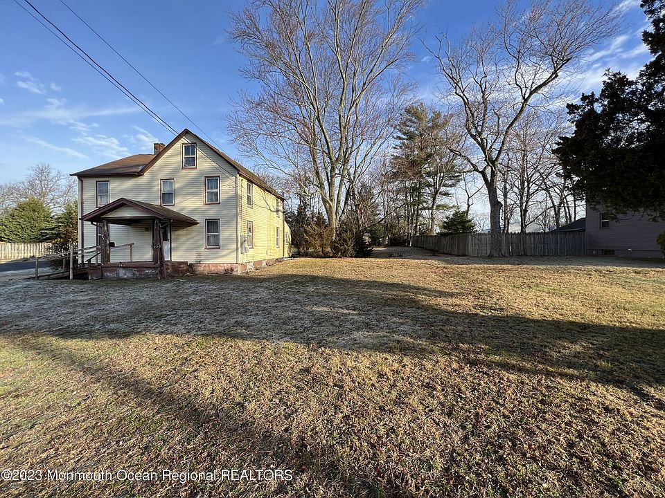 1st image of 493 W Lincoln Ave