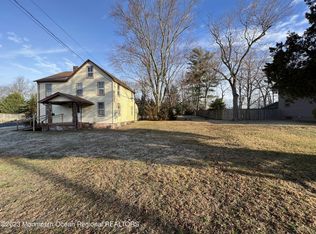 493 W Lincoln Ave, Oakhurst, NJ