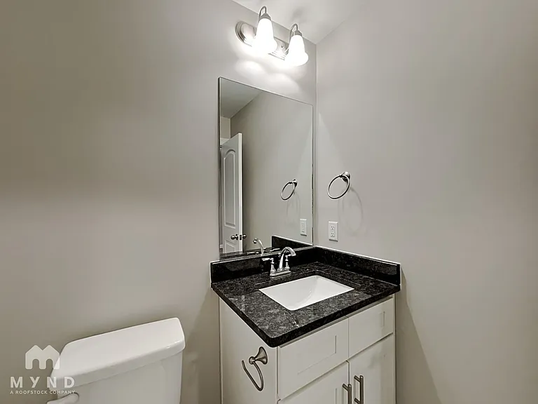 507 E Castle St — Photo 13