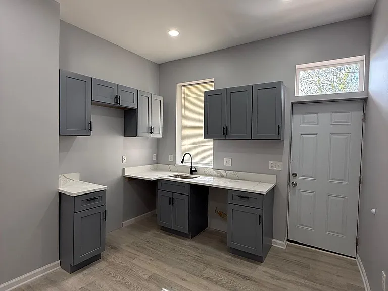 1806 N Mount St — Photo 31