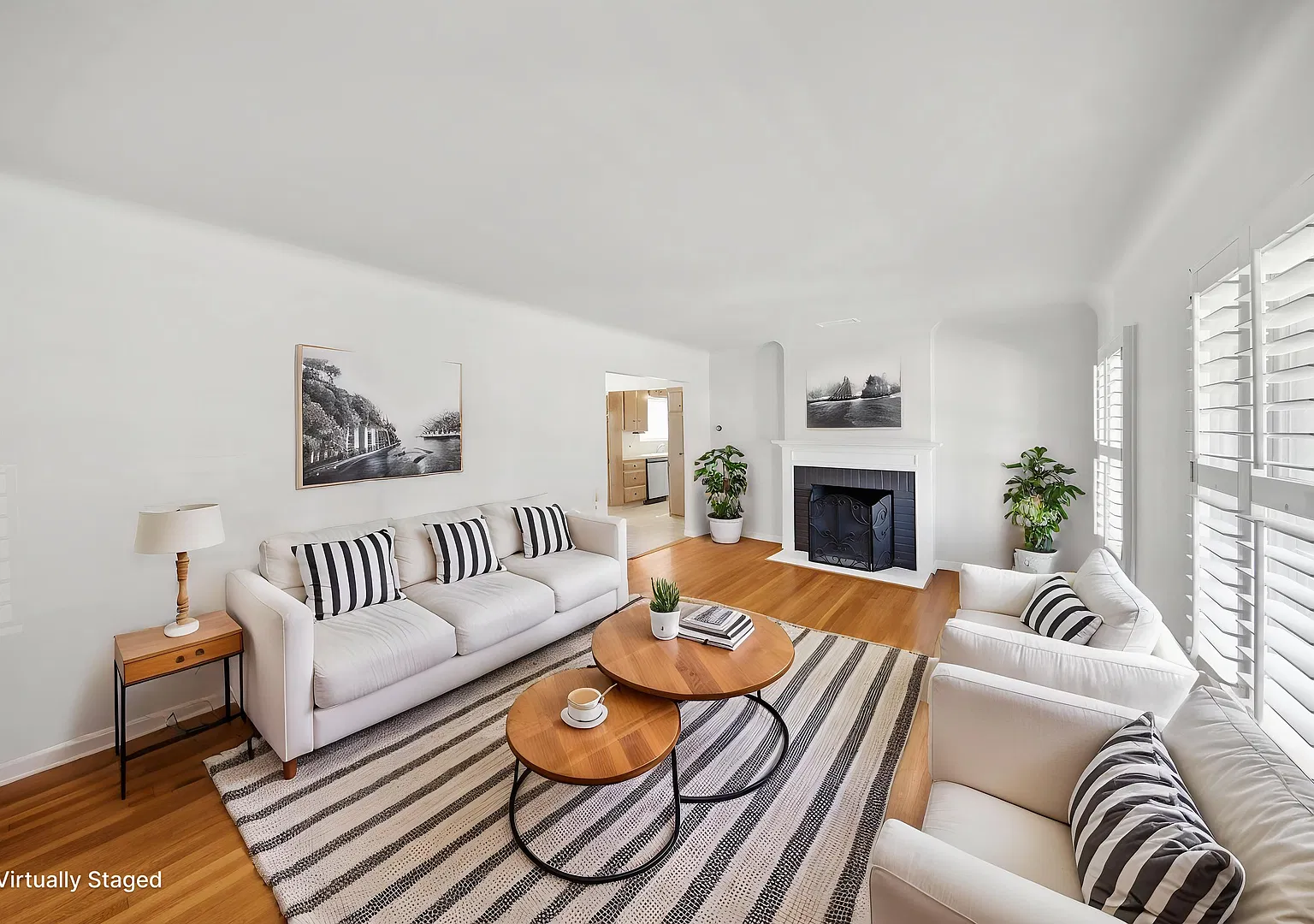 5 Bedroom 2bath Home In "Lakewood Village" — Photo 3