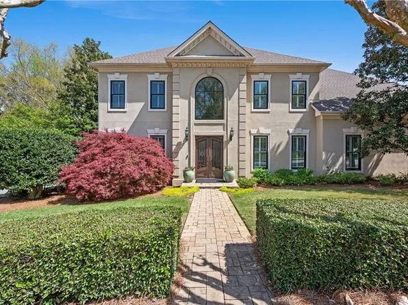 18 Rose Gate Dr NE, Atlanta, GA 30342