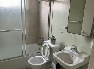 6840 Macarthur Blvd #4, Oakland, CA